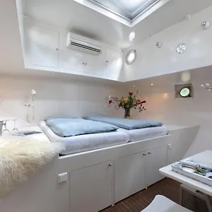 Houseboat Volle Maan Bed & Breakfast Amsterdam